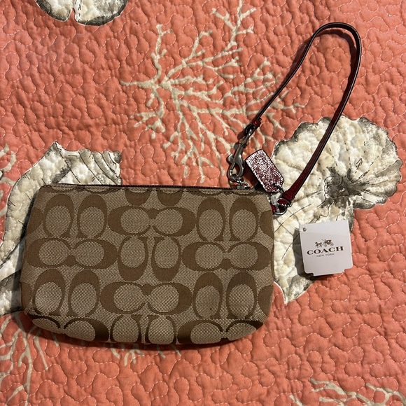 Coach Park Signature Med wristlet - Picture 2 of 2